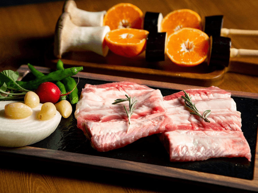 alt="Korean BBQ galbi ribs ready to be grilled"  
